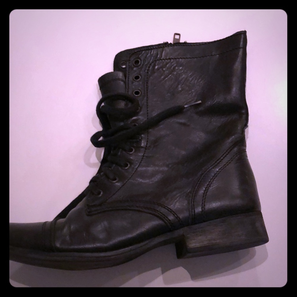 Steve Madden Lace Up Flat Black Boots - Size 11